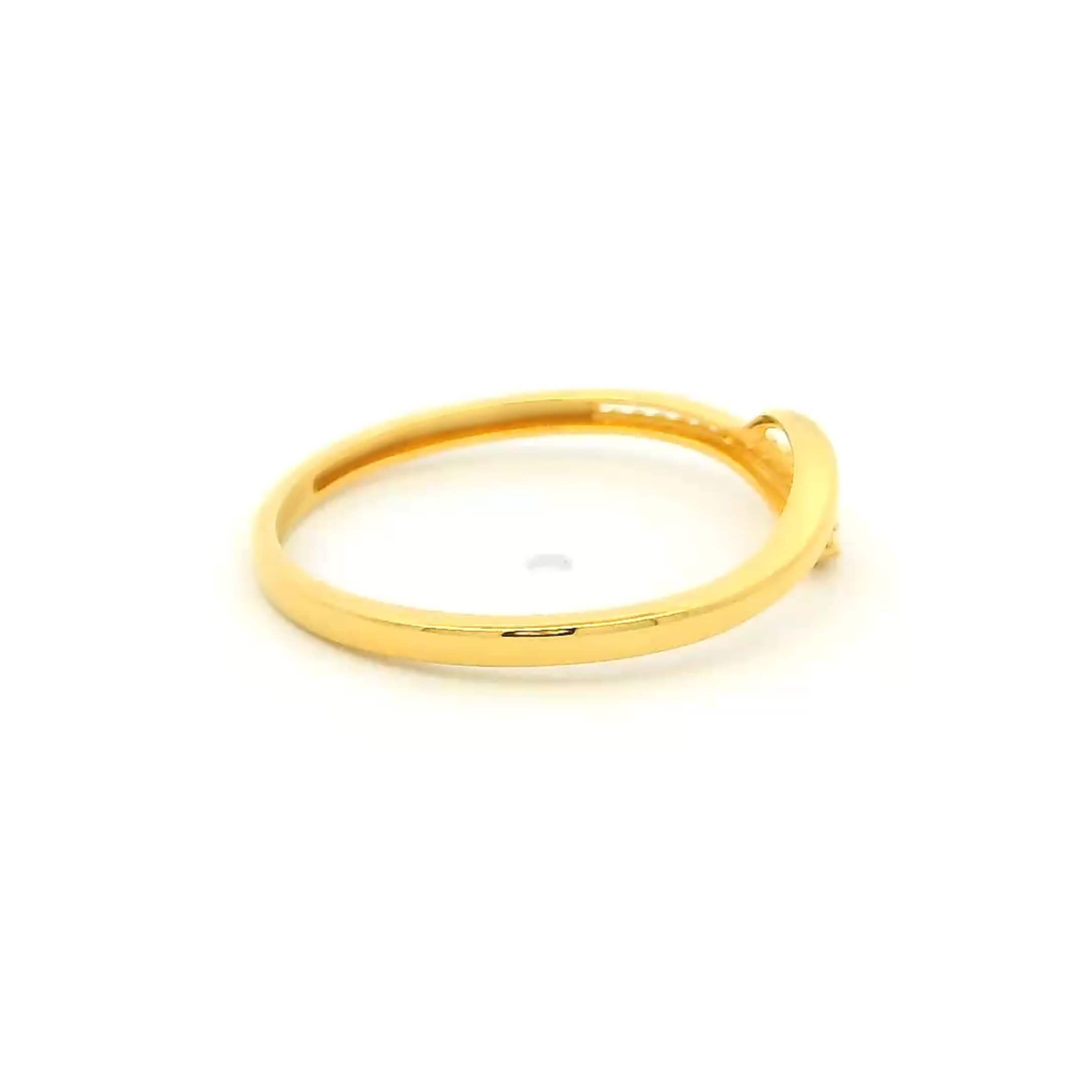 Sleek Magnetic Gold Ring