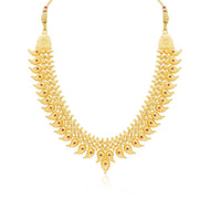 Classic Paisley Elegance Gold Short Necklace