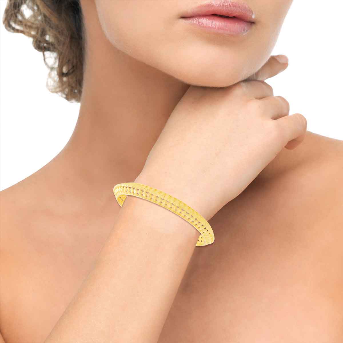 Slender Grace Gold Bangle