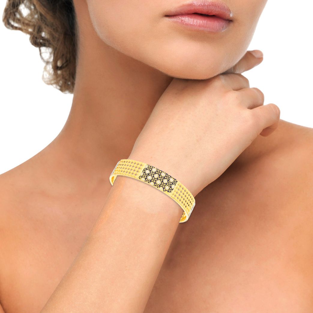 Iconic Bold Gold Bangle