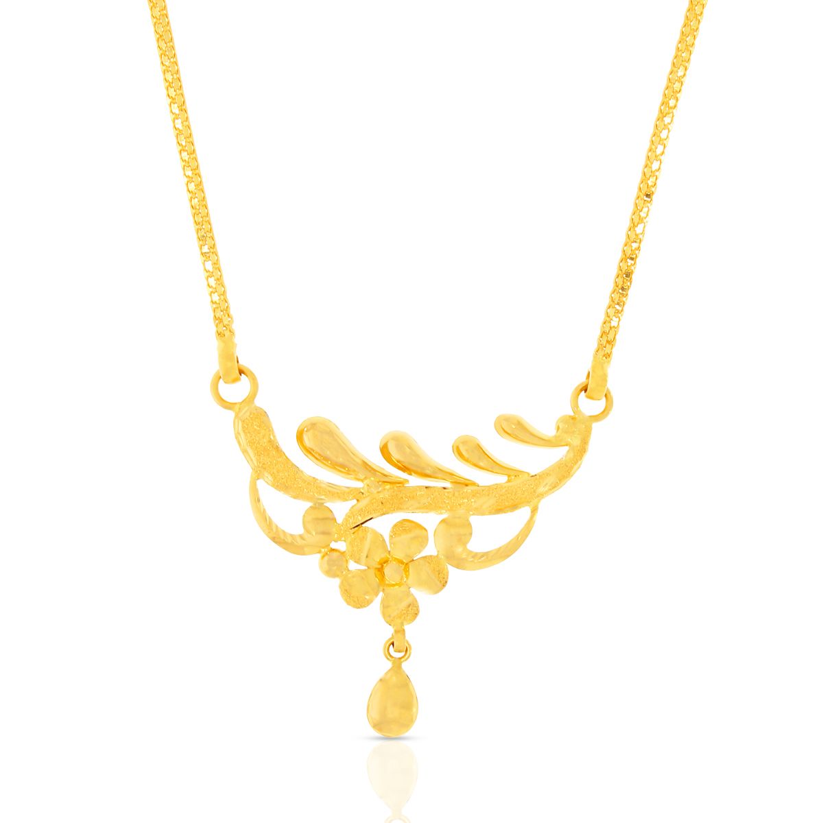 Charming Bloom Gold Short Necklace