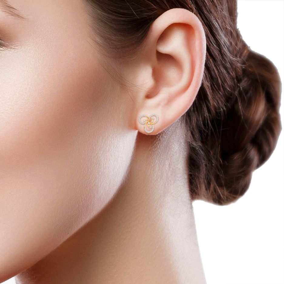 Exquisite 18K Gold Clover Stud Earrings