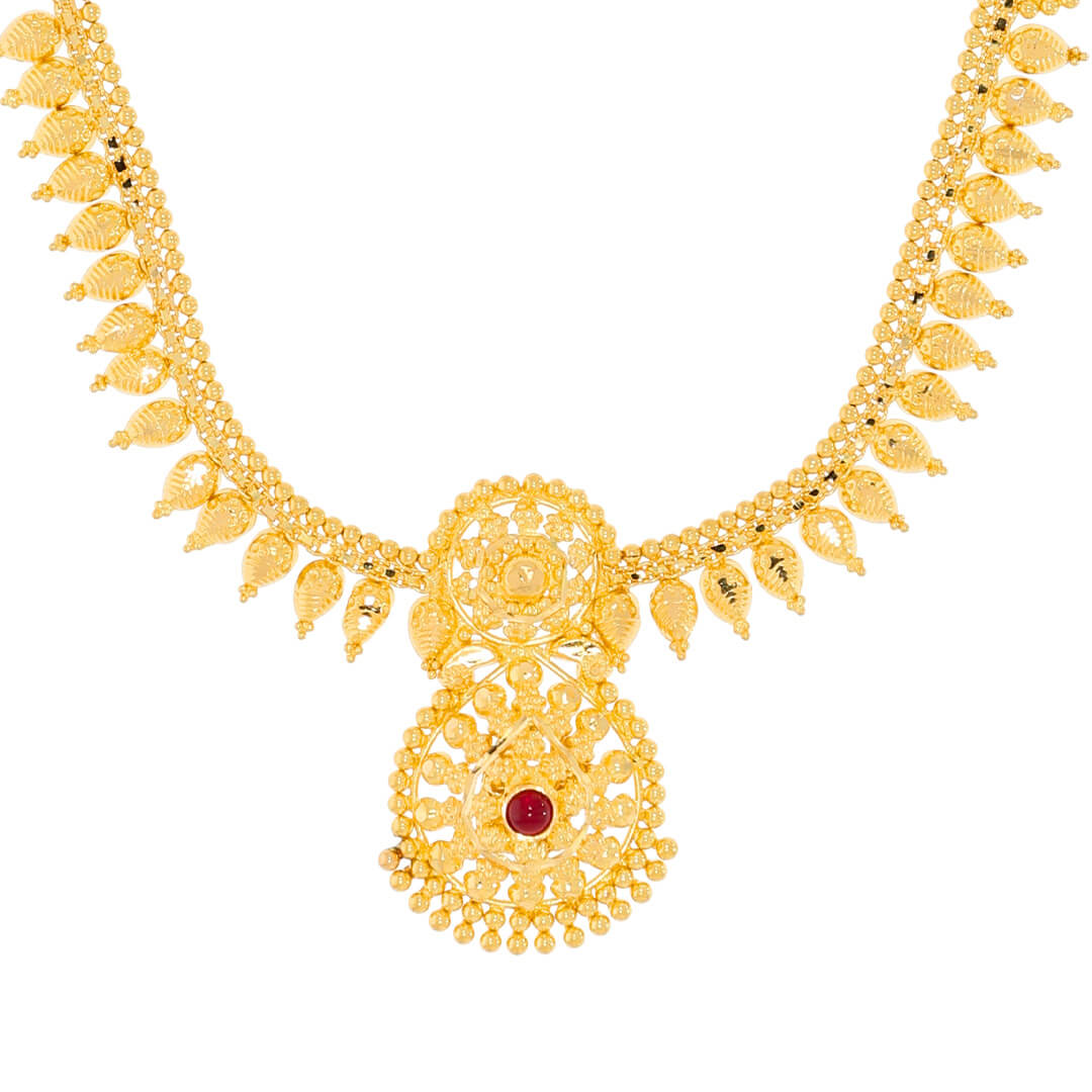 Refined Classism Gold Short Necklace