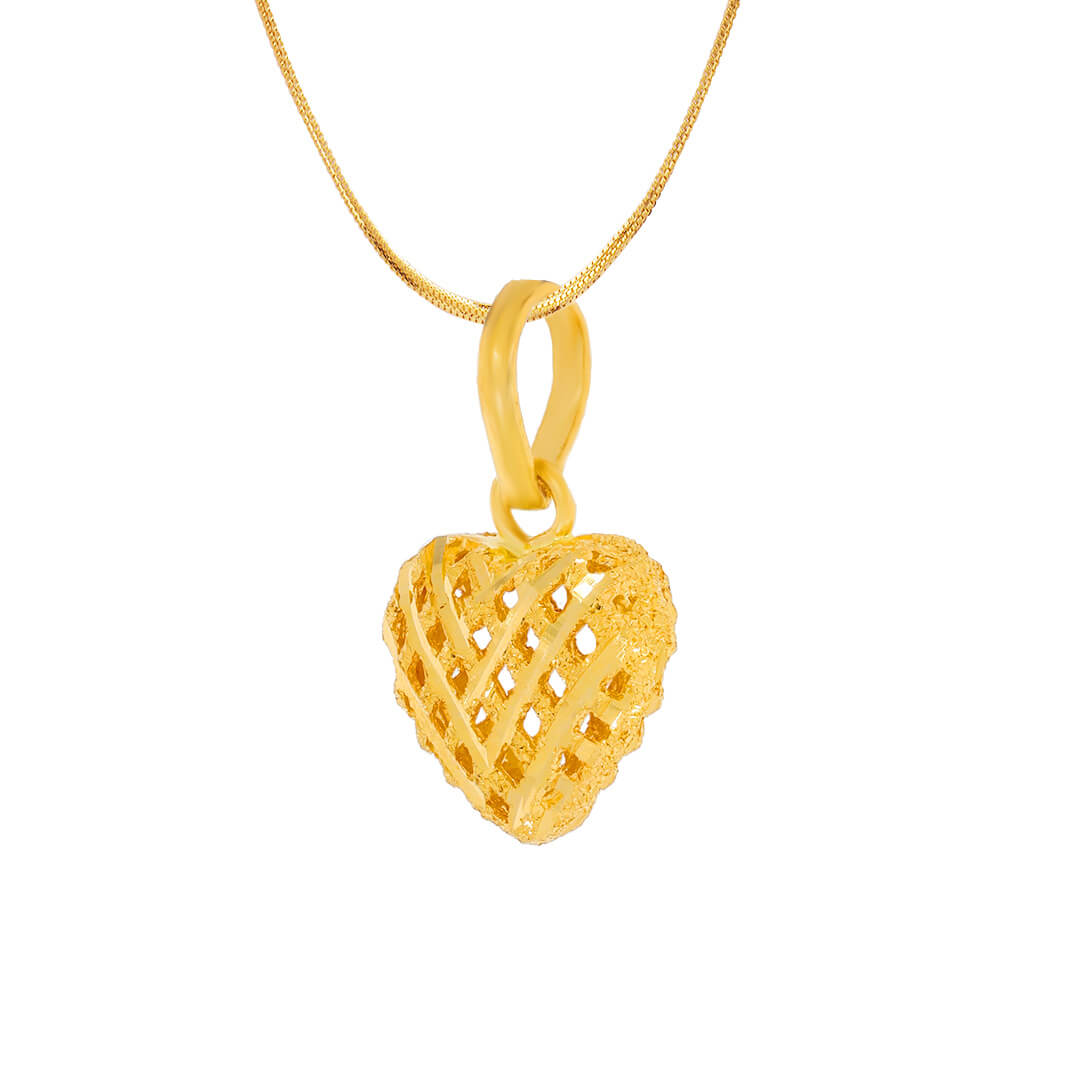 Alluring Heart Gleam Gold Pendant