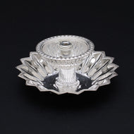 Exquisite Floral Motif Silver Diva