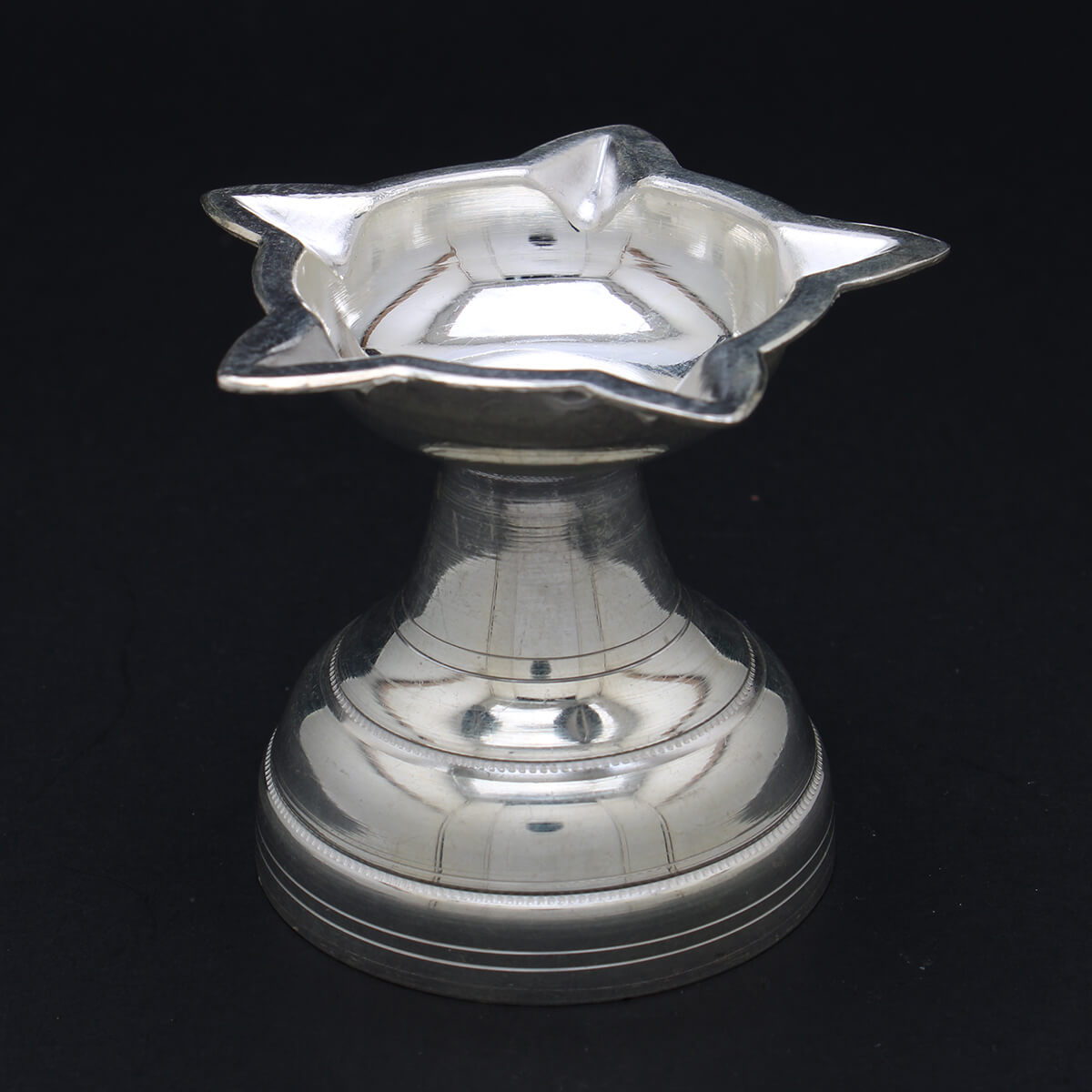 Splendid Glow Silver Diya