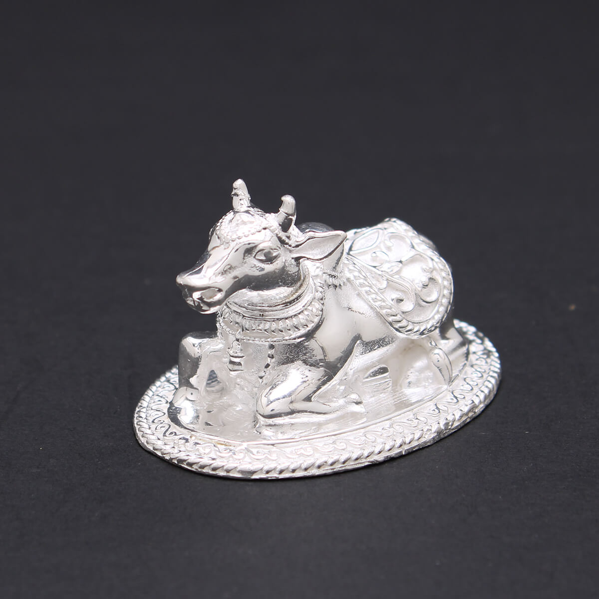 Divine Glow Silver Nandi