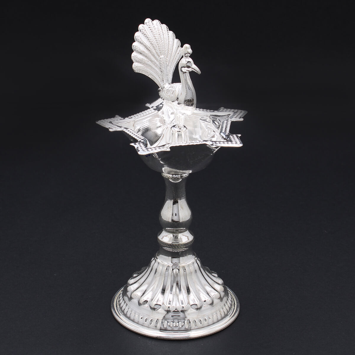Lustrous Peacock Elegance Silver Samai