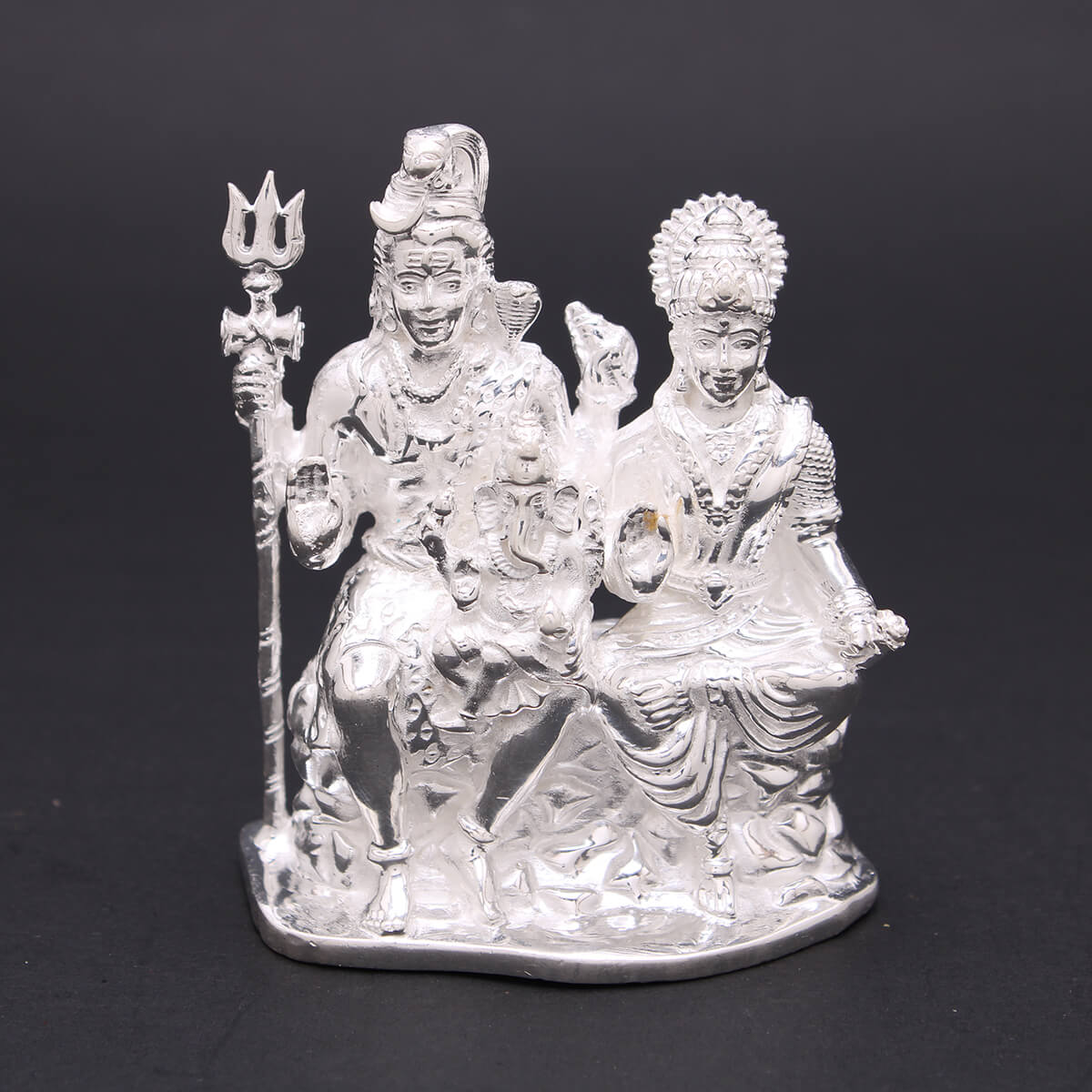 Auspicious Silver Lord Shiv Parvati Divine Idol