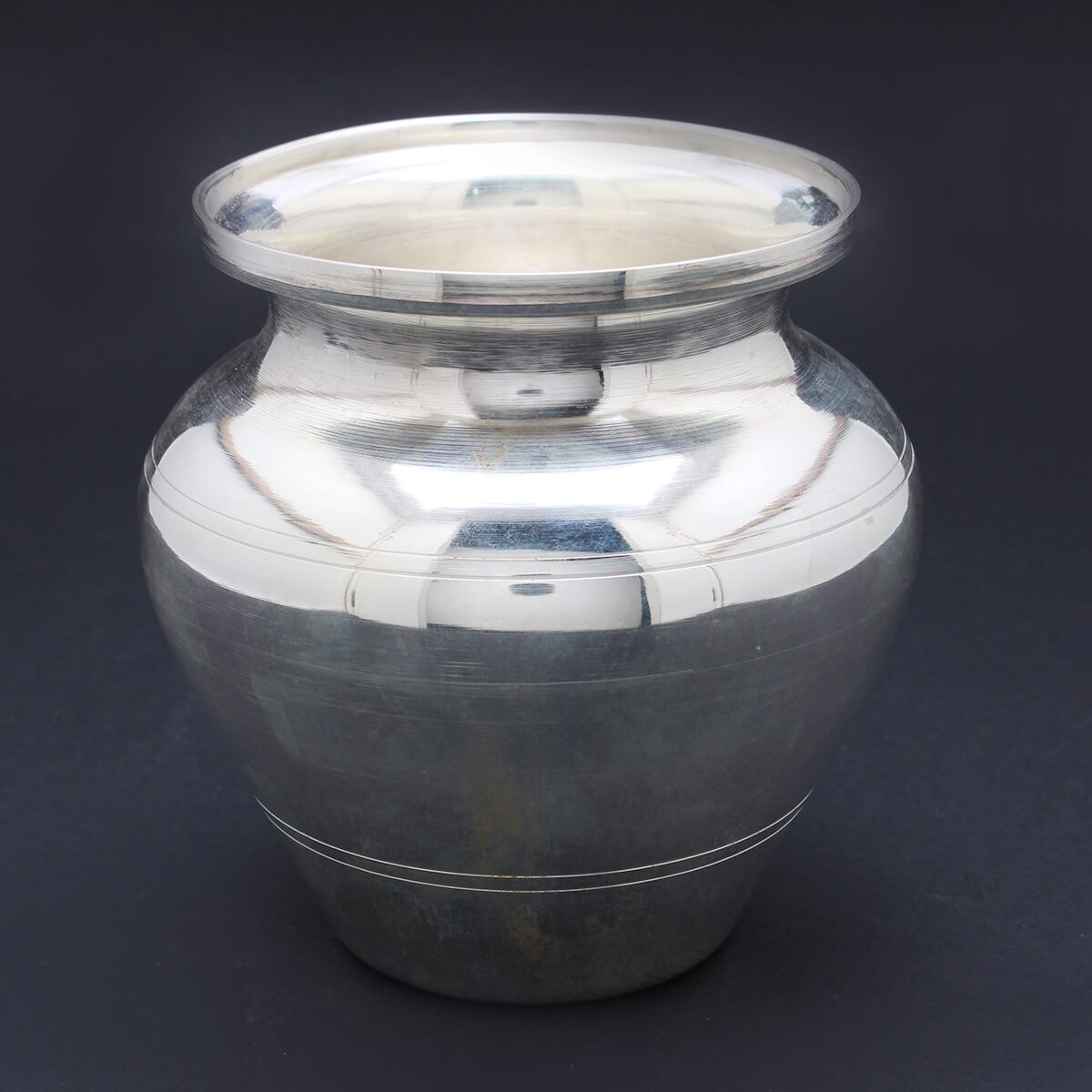 Radiant Finish Silver Kalash