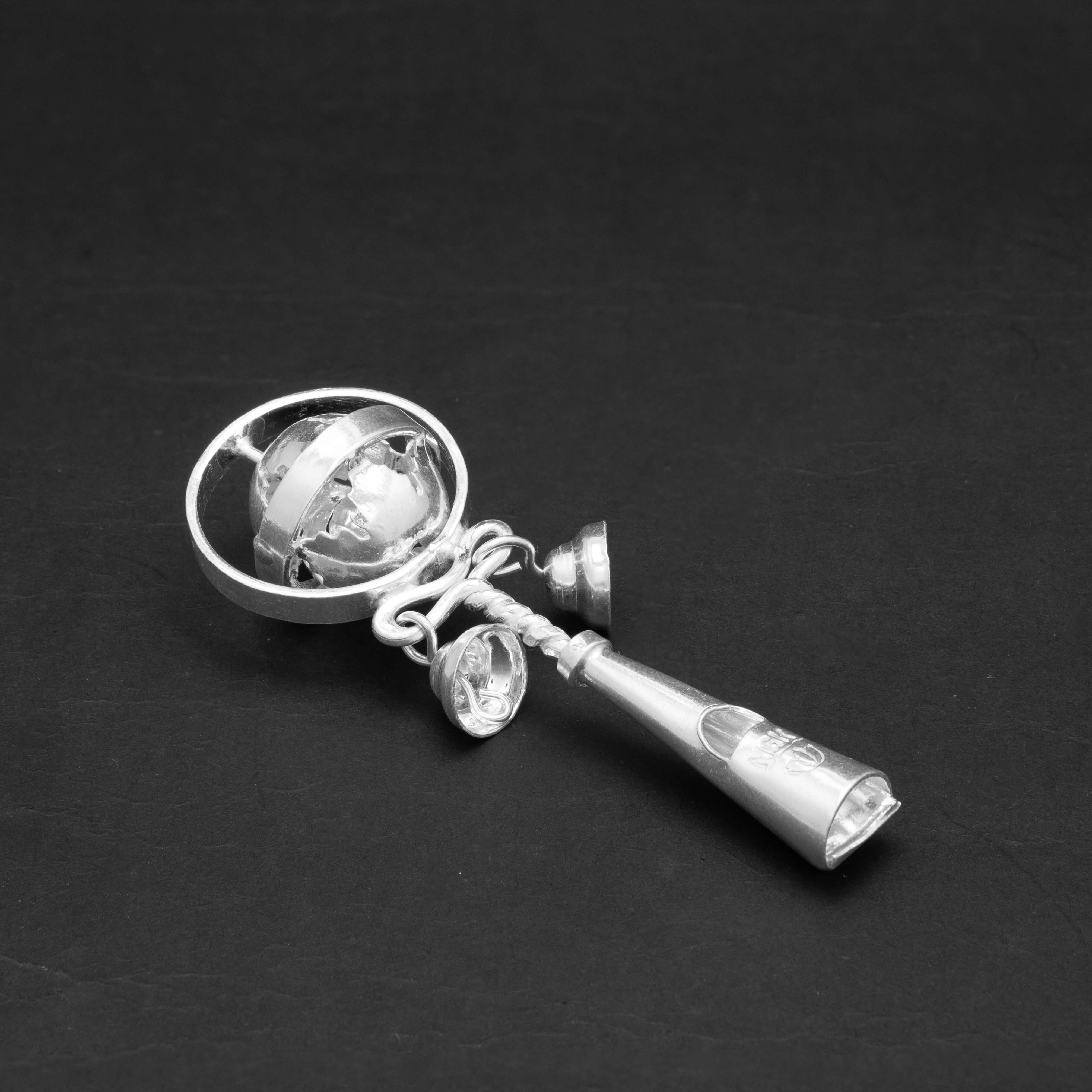 Lustrous Silver Khulkhula