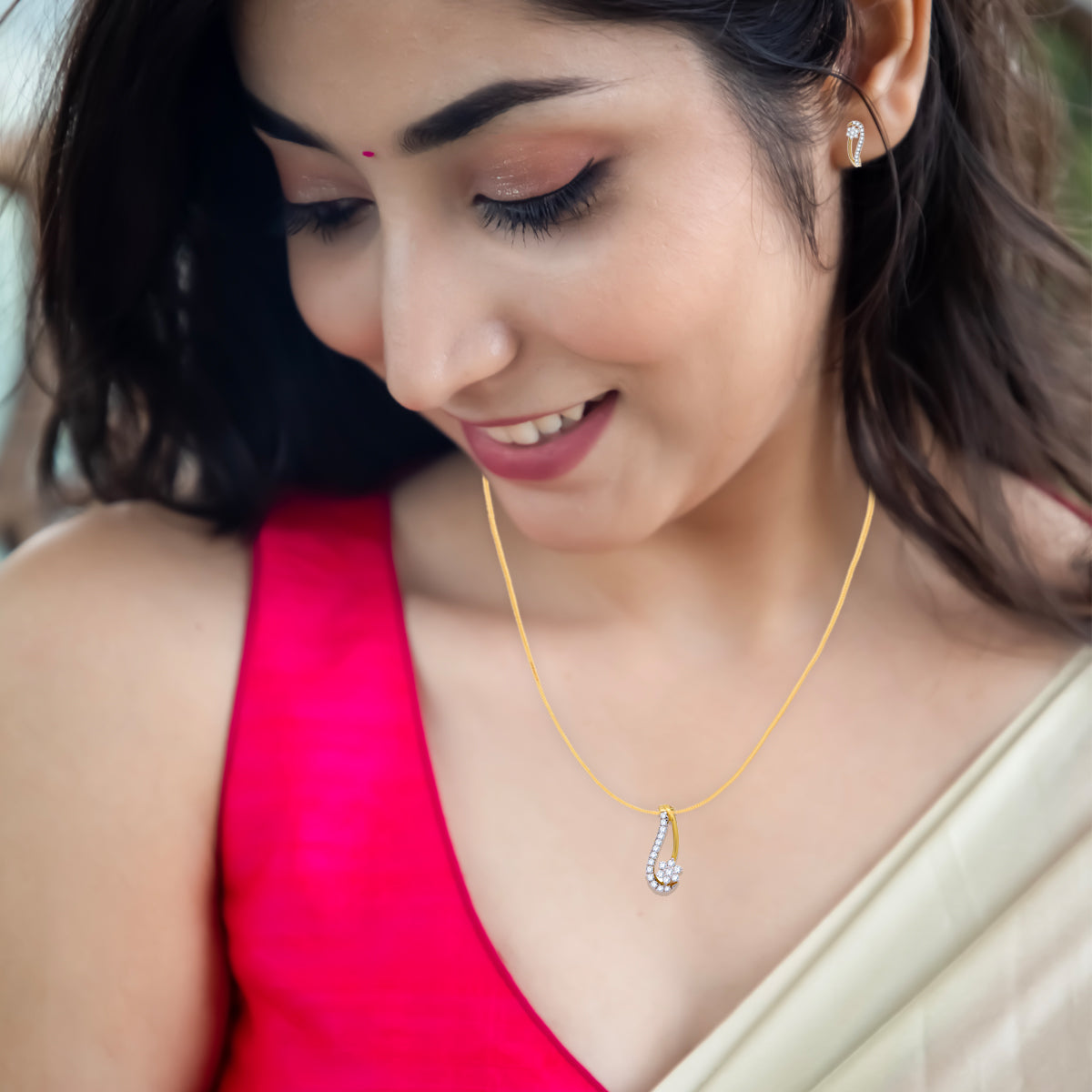 Stary Shimmer Diamond Pendant Set