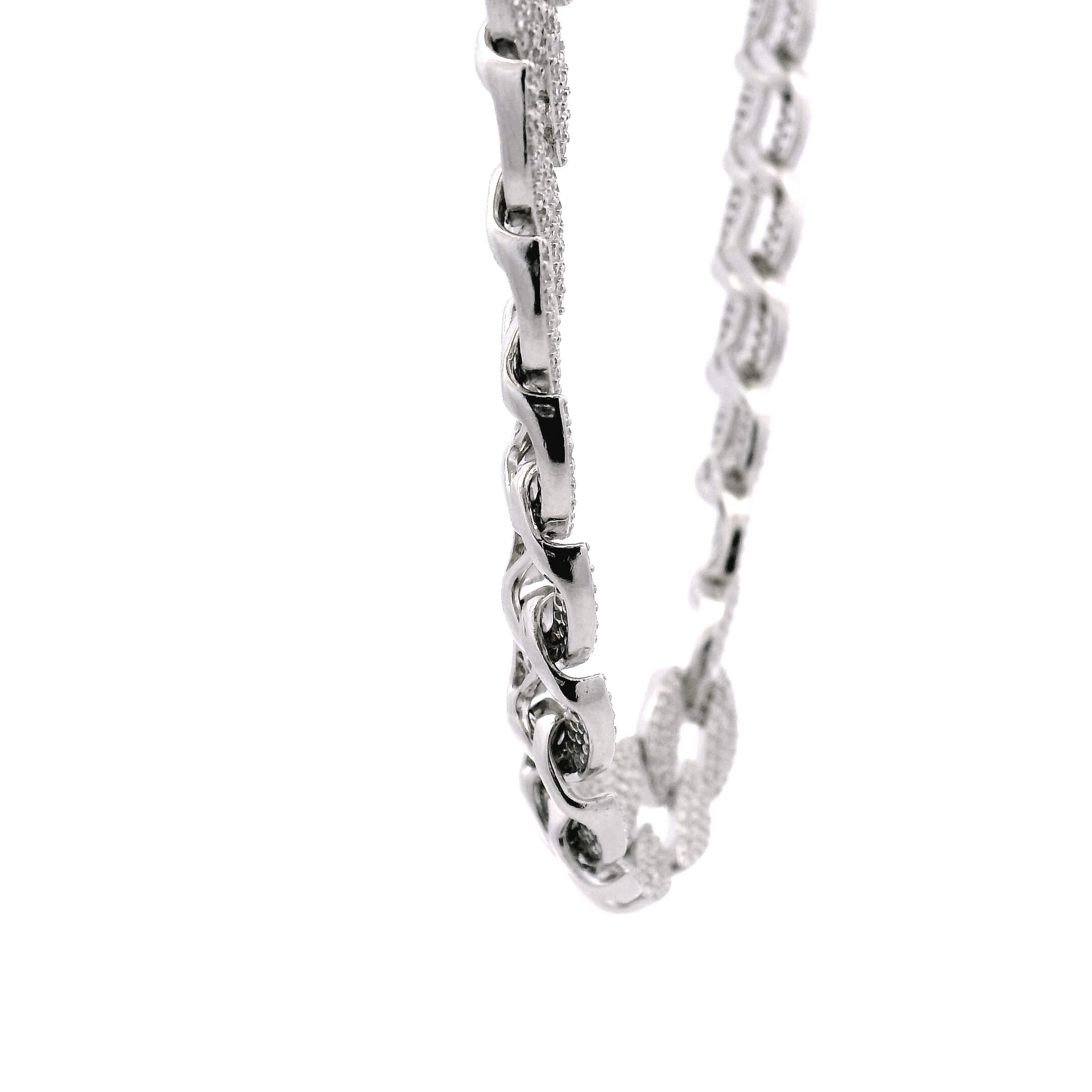 Robust Shimmer Silver Chain for Men