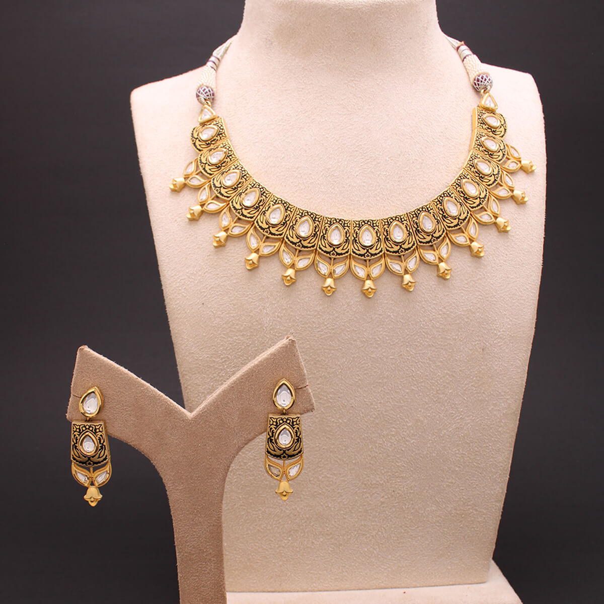Enriched Gold Necklace Set