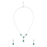 Graceful Emerald Necklace Set