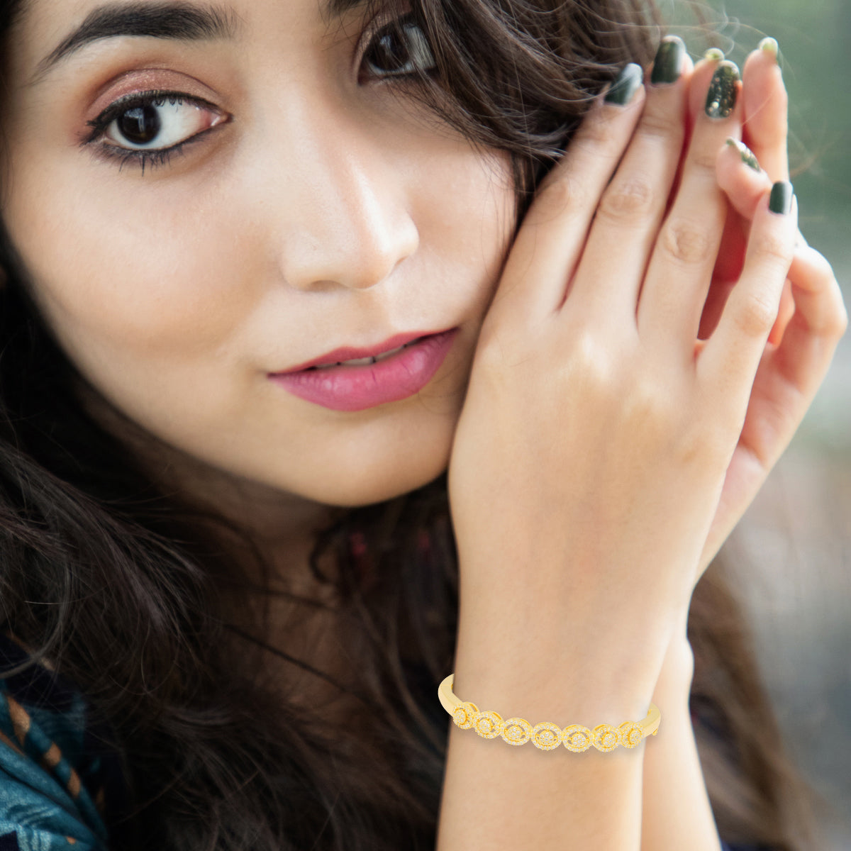 Round Cluster Gold Bracelet
