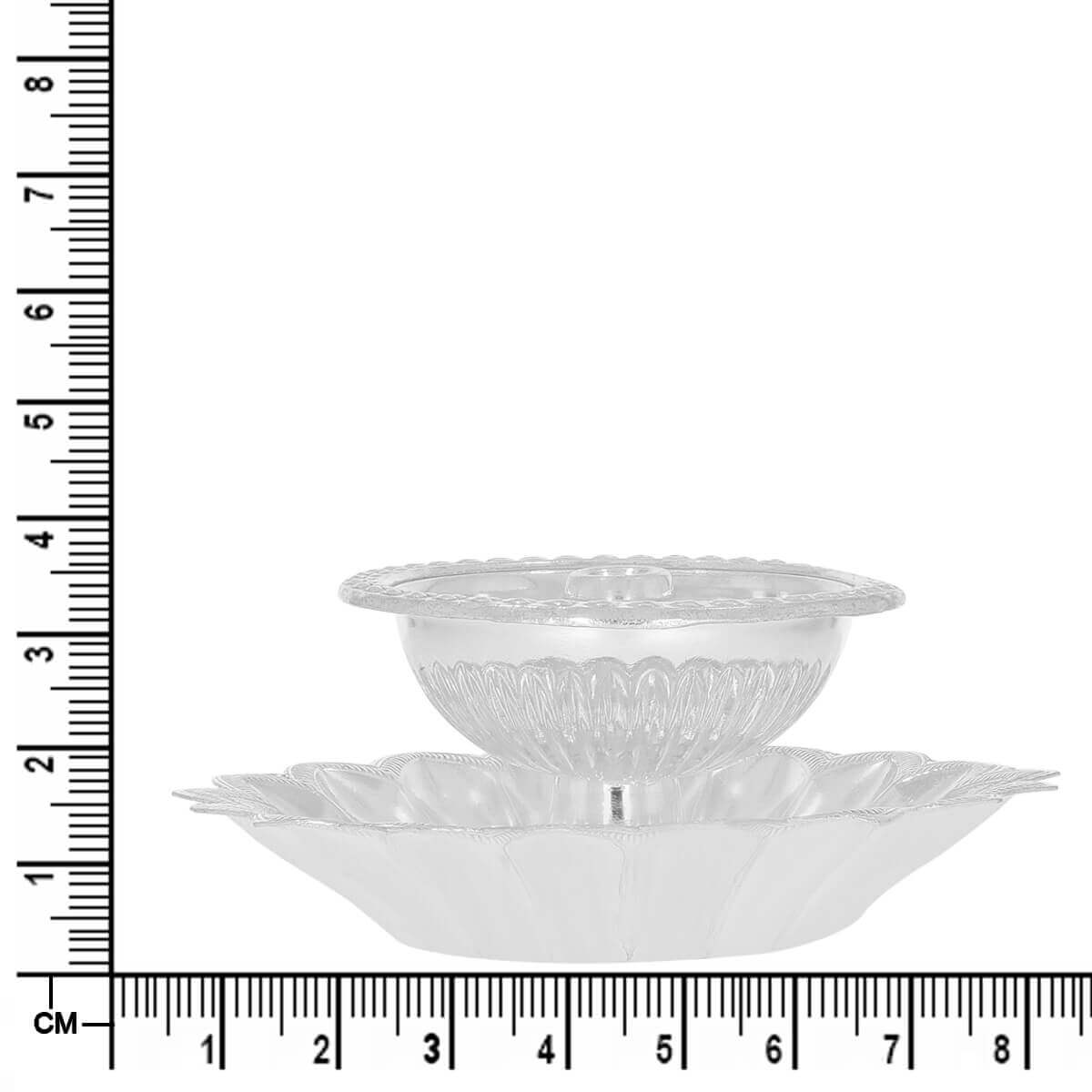 Exquisite Floral Motif Silver Diva