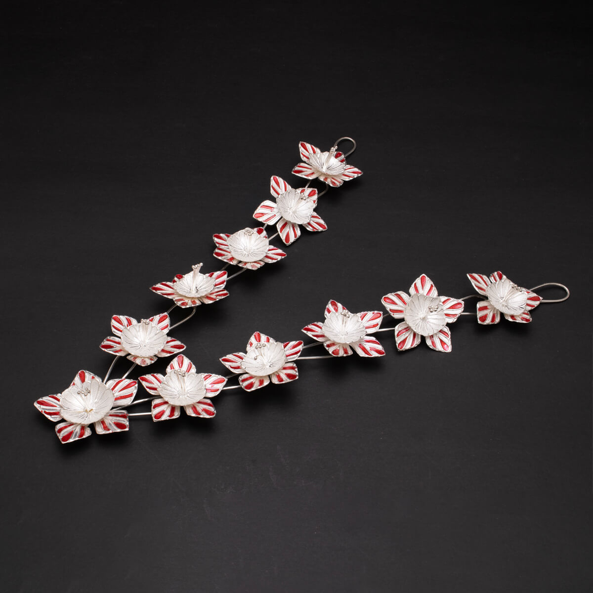 Petal Grace Silver Kanthi Haar