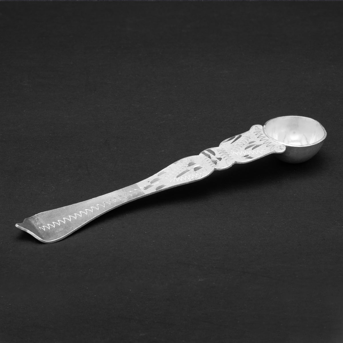 Dazzling Mesmeric Silver Sandhyapali