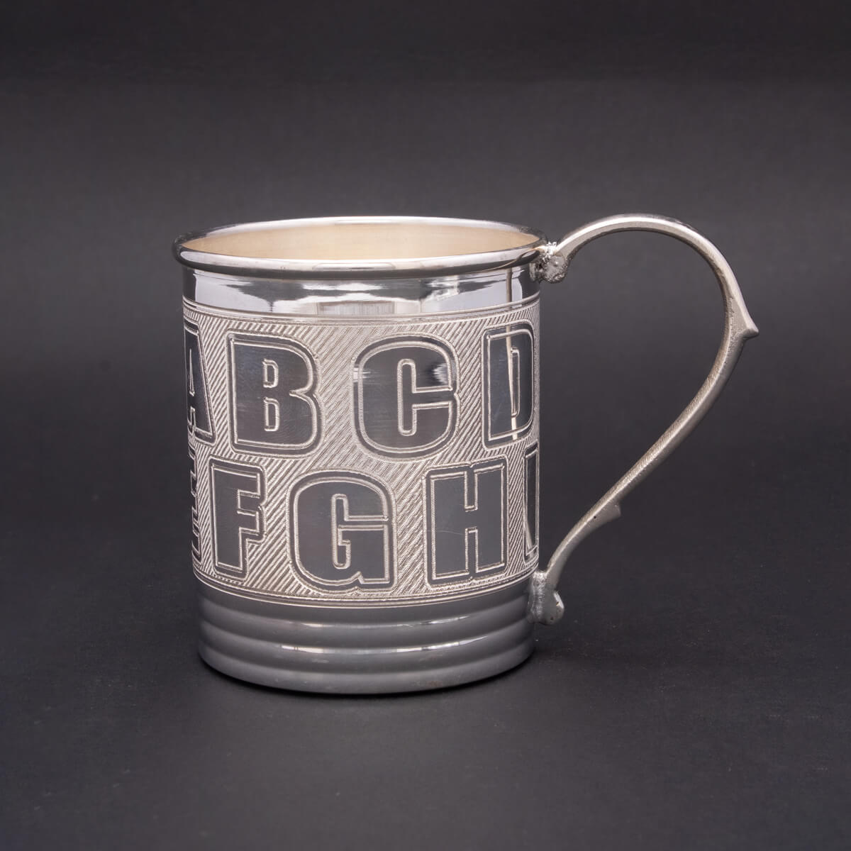 Gleaming Adorable Minnie Mouse Silver Mug