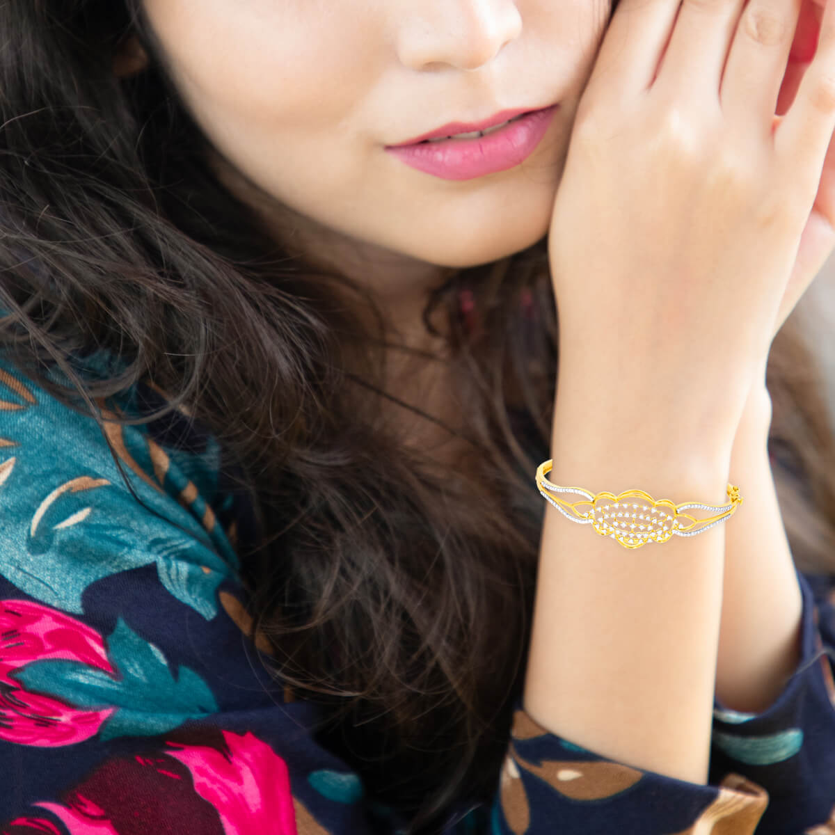 Graceful Vibrance Diamond Kada