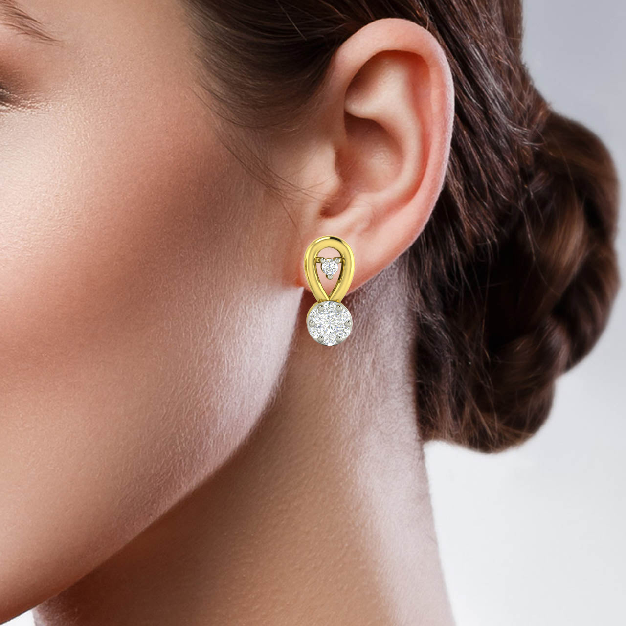 Pretty 18K Gold Studs for Natural Radiance