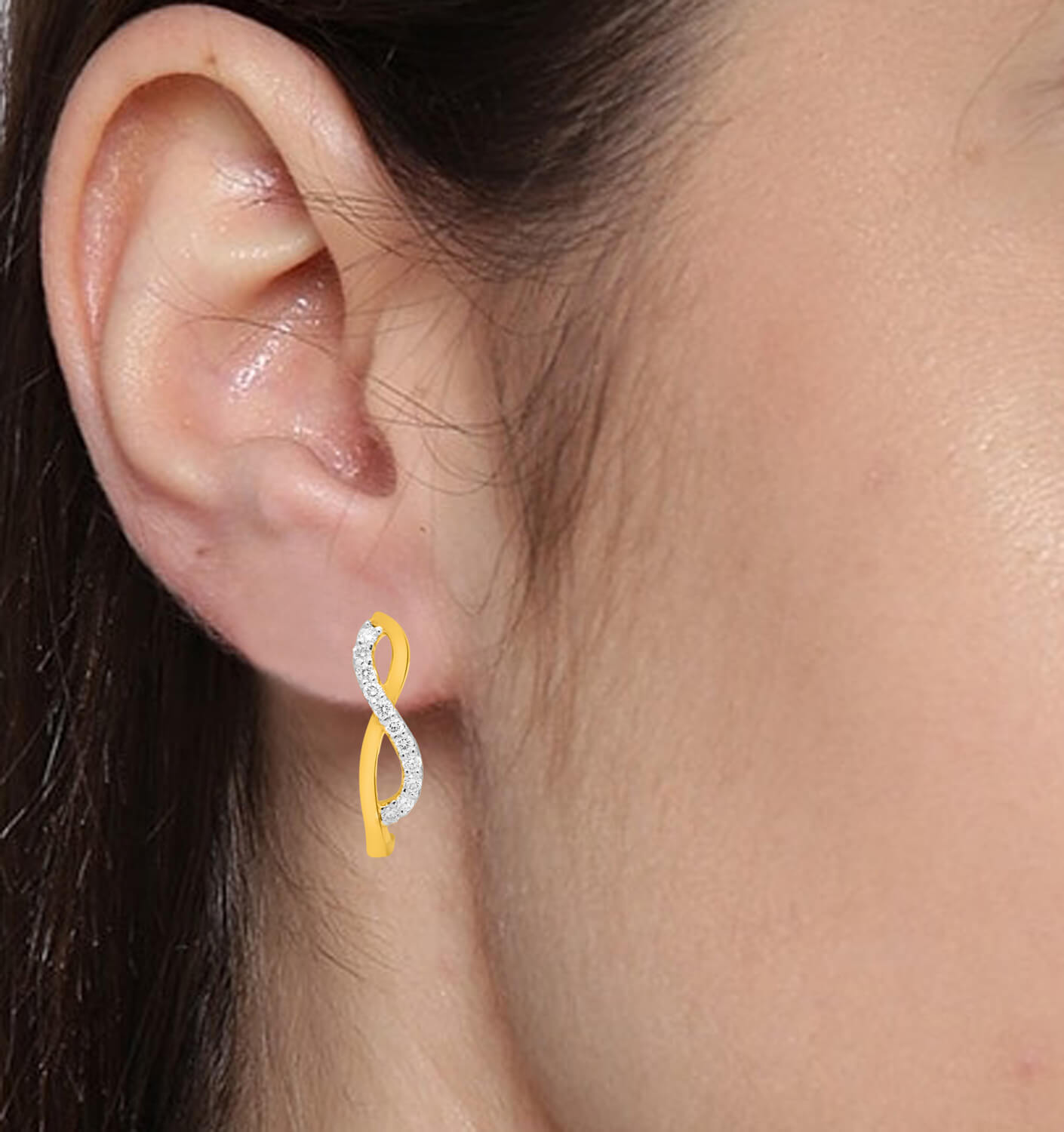 Elegant Swirl 18K Diamond Hoops