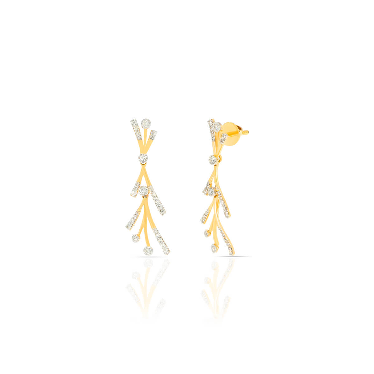 Chic 18K Diamond Danglers for Sleek Stylish