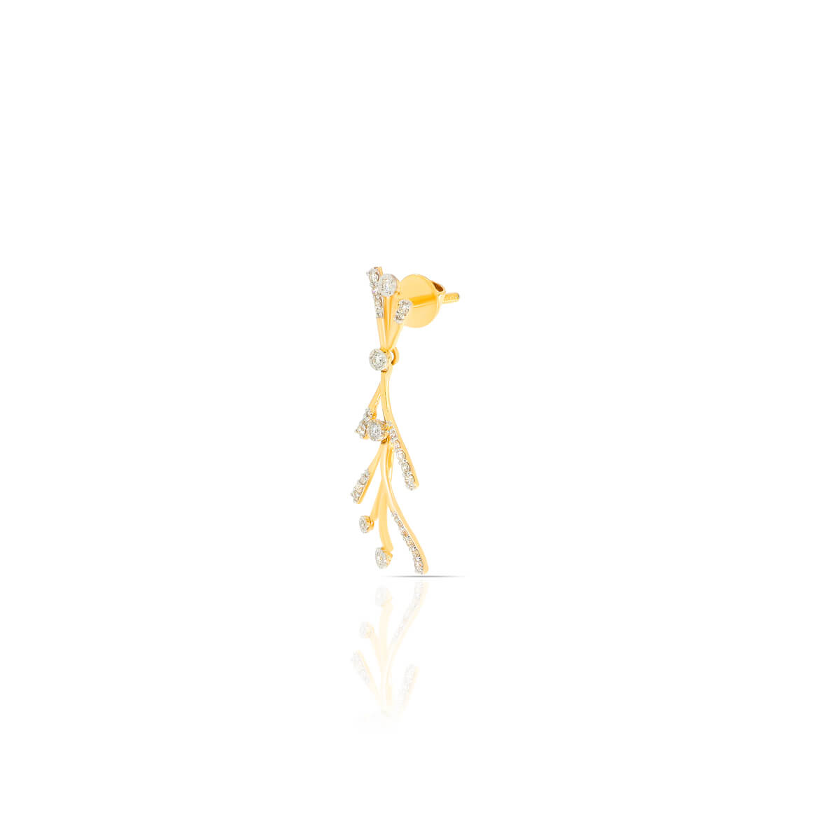 Chic 18K Diamond Danglers for Sleek Stylish