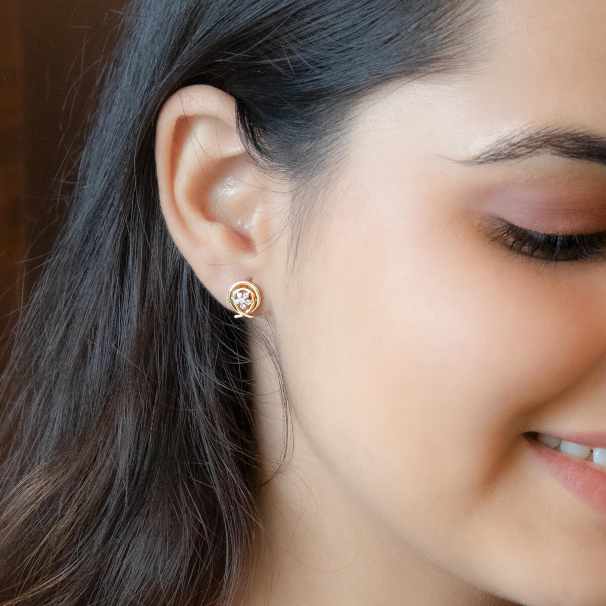 Bold Appealing Sunlit Starfish Gold Studs 14K