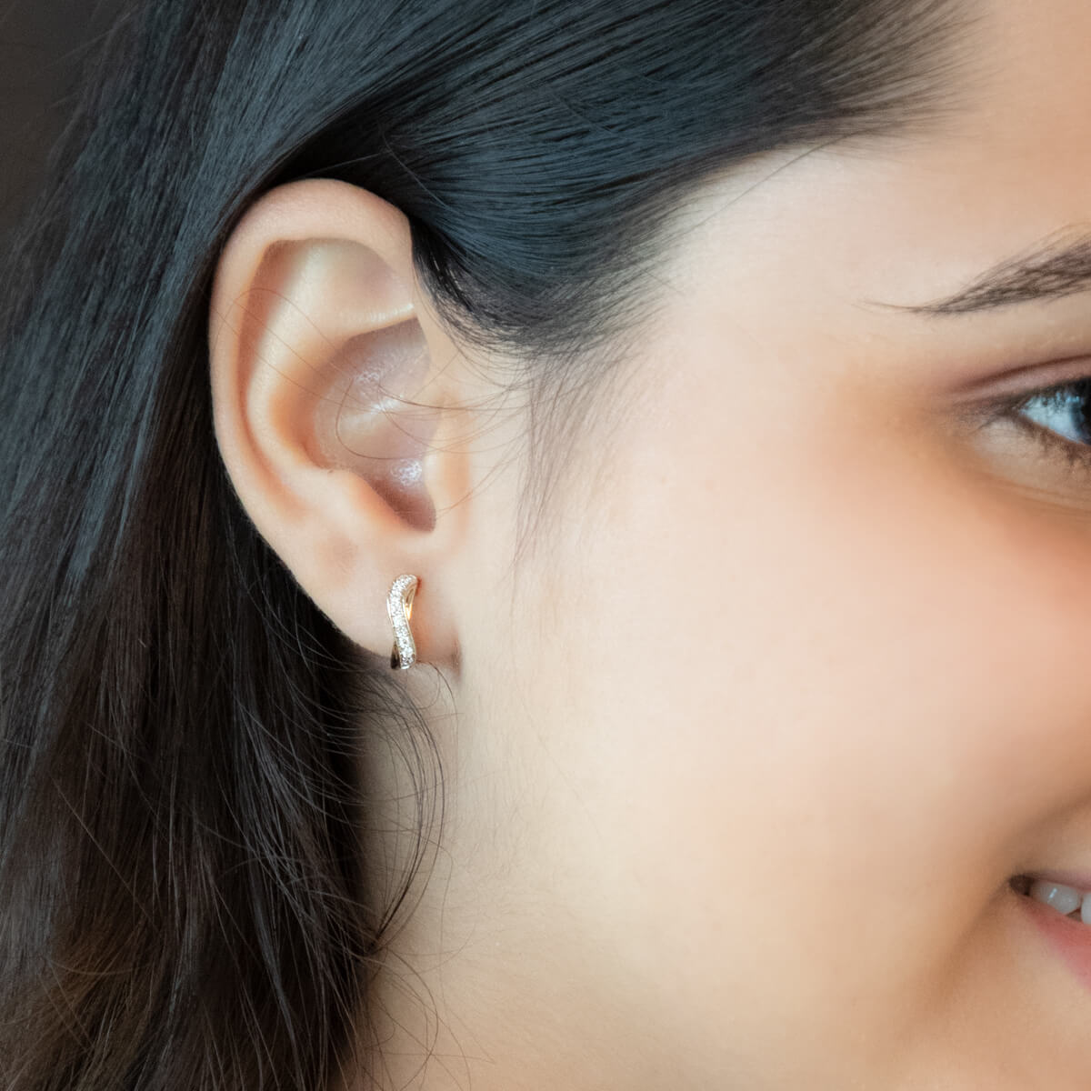 Radiant Golden Swirl 14K Hoops