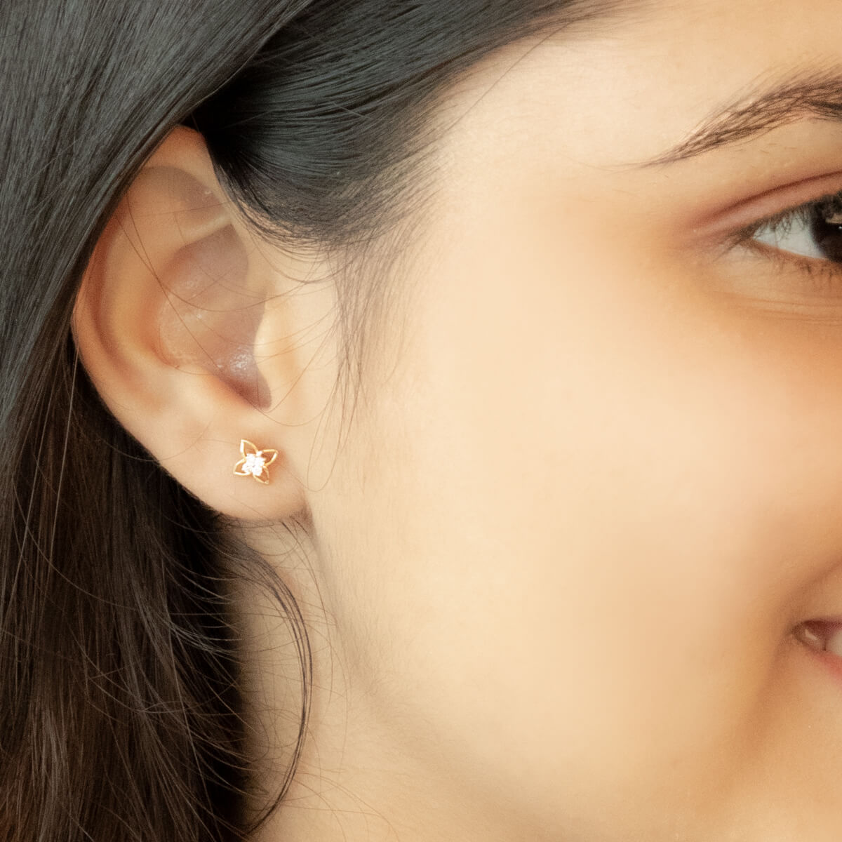 14K Clover Stud Earrings for Trendy Look