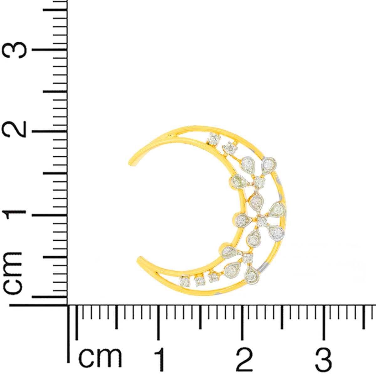 Stylish Crescent Design 18K Studs for Modern Elegance