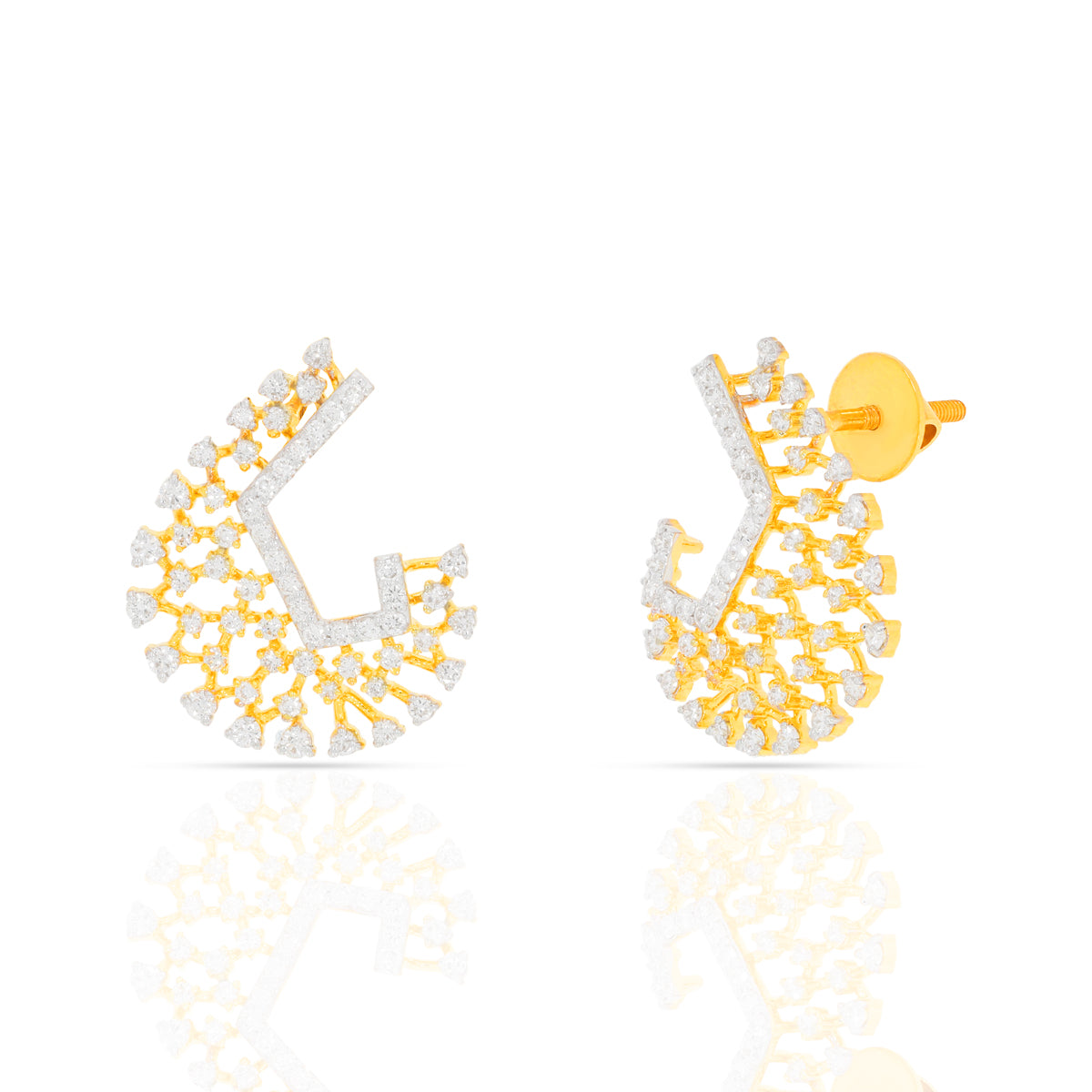 Novel Shimmer 18K Diamond Stud Earrings