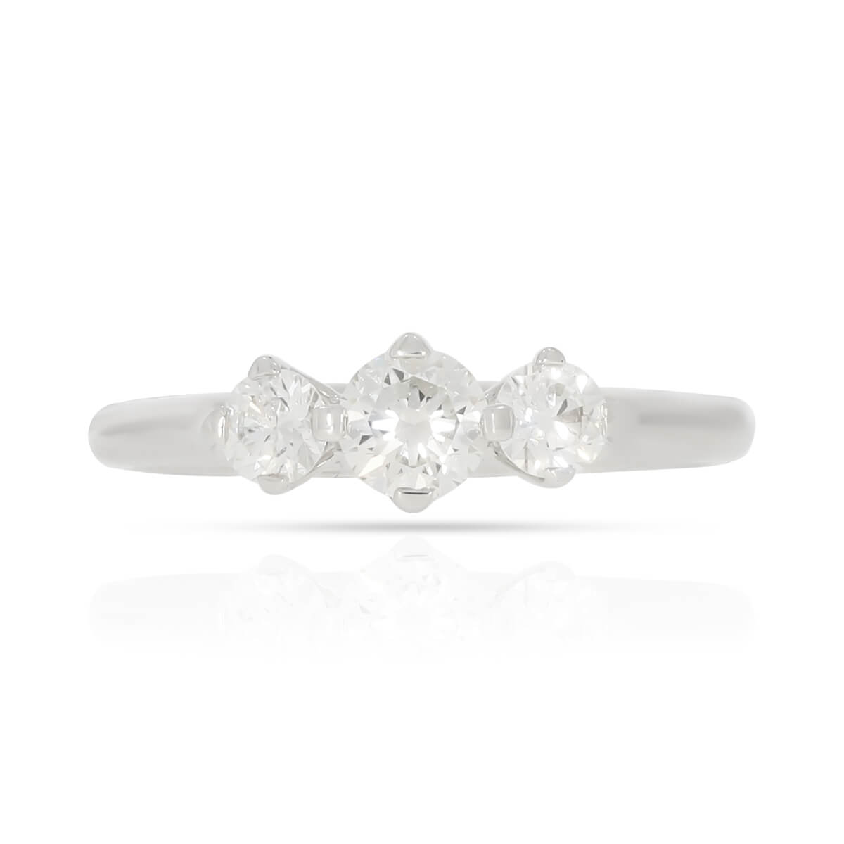 Lustrous Chic Diamond Engagement Ring for Women