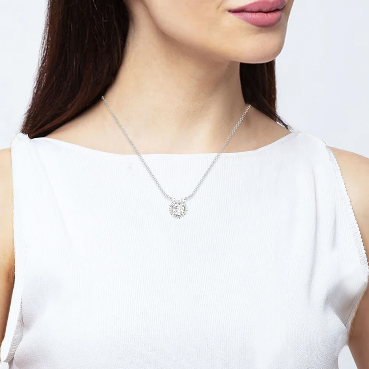Grandeur Radiance 18K Solitaire Pendant