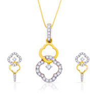Petite Clover Dazzle Diamond Pendant Set