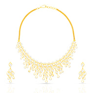 Mesmerising Shimmer 18K Diamond Short Necklace Set