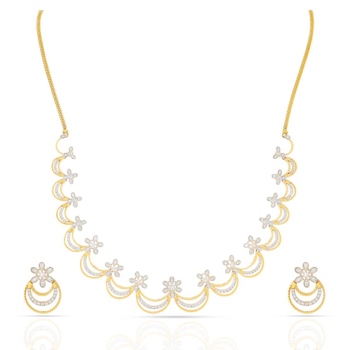 Radiant Charming Bloom Diamond Short Necklace