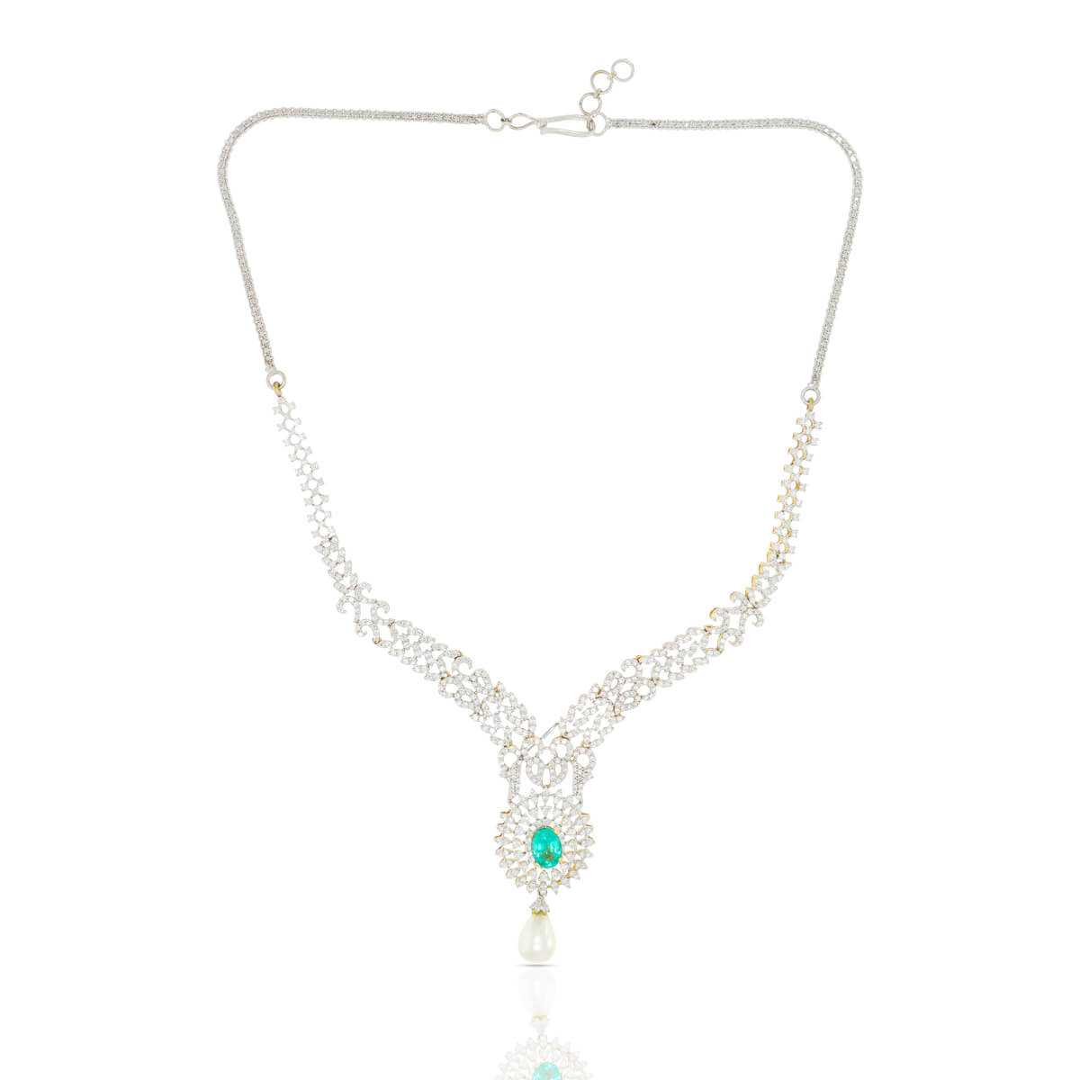Sophisticated Glow Diamond Short Necklace