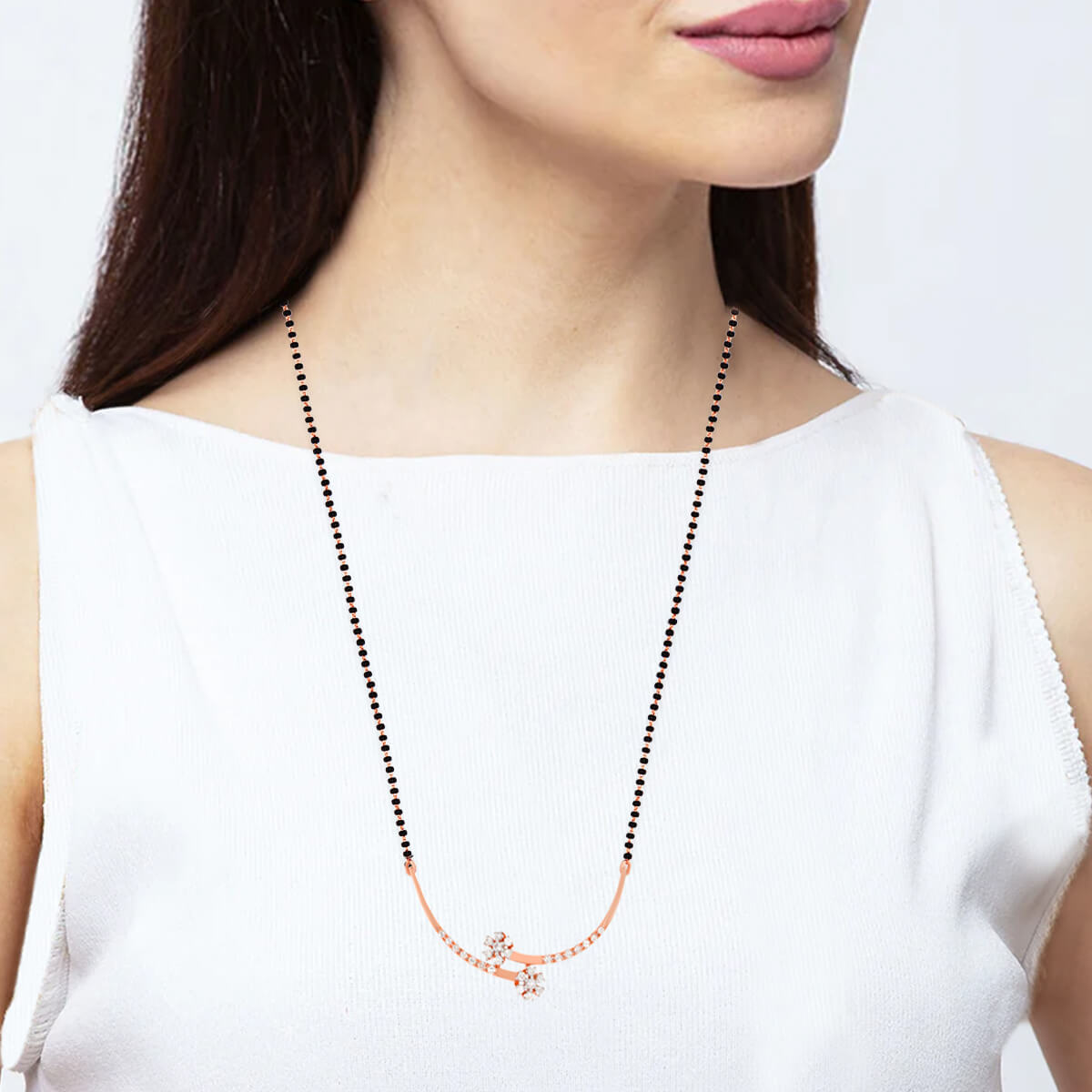 Minimal Flora Charm Diamond Tanmaniya Pendant