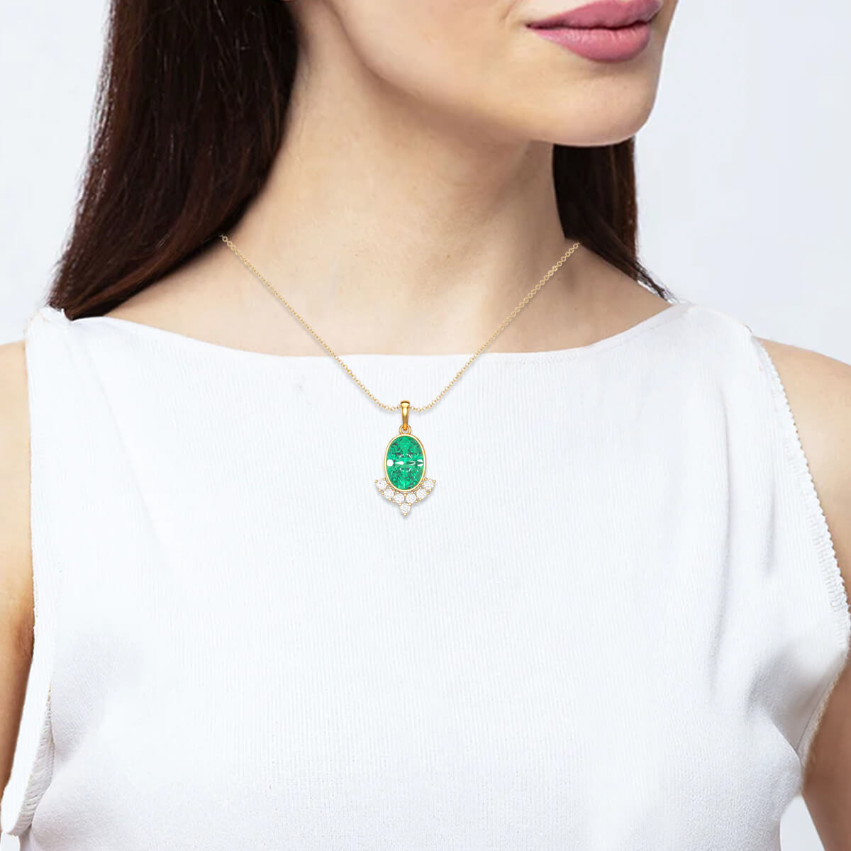 Verdant Radiance Diamond Pendant