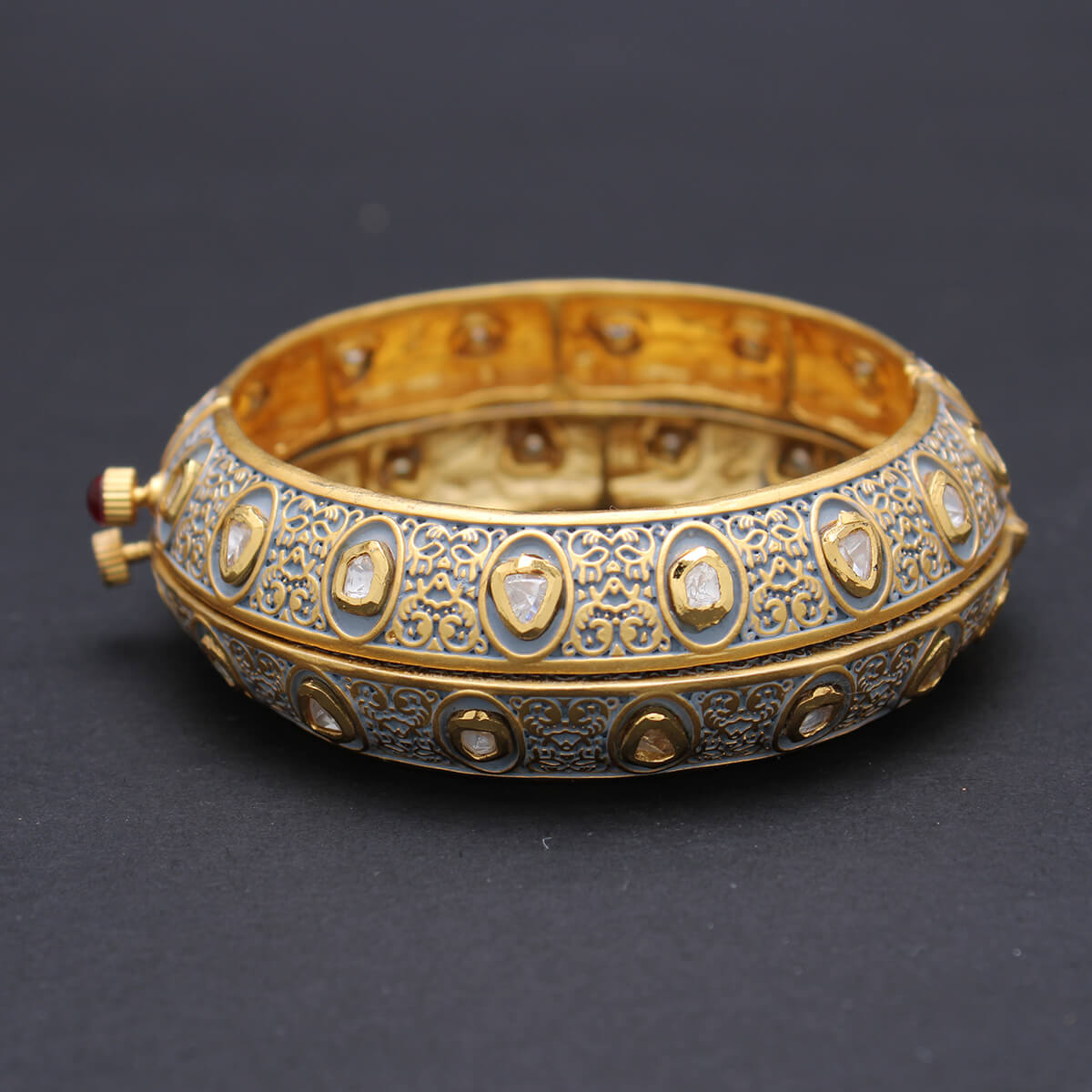 Eye Catching Kundan Bangle