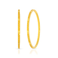 Effortlessly Stylish Gold Bangle