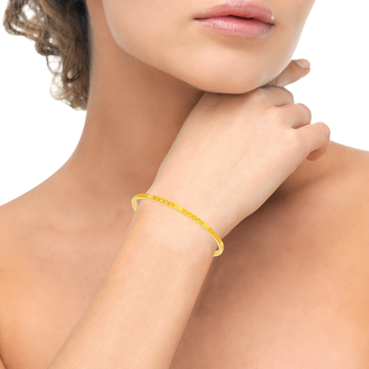 Effortlessly Stylish Gold Bangle