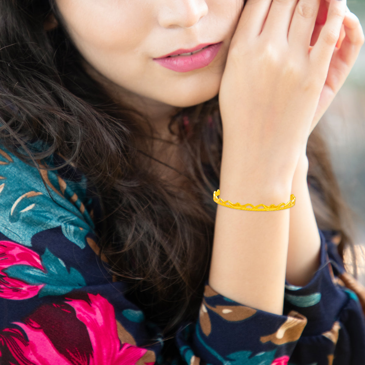 Adorn Grace Gold Bangle