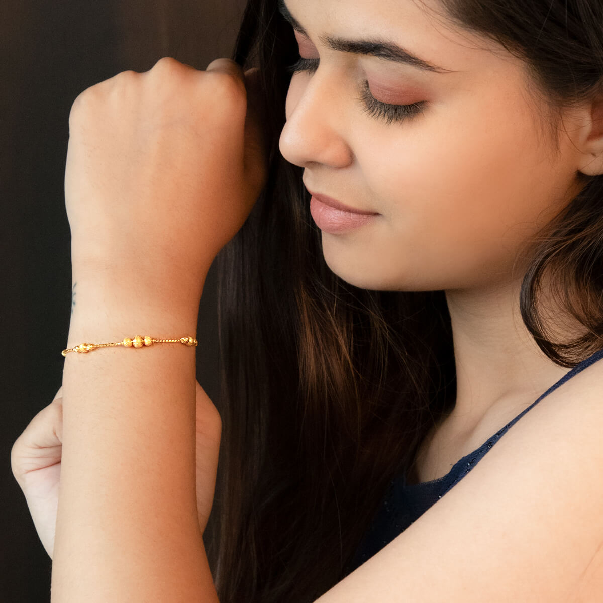 Stylish Slender Gold Link