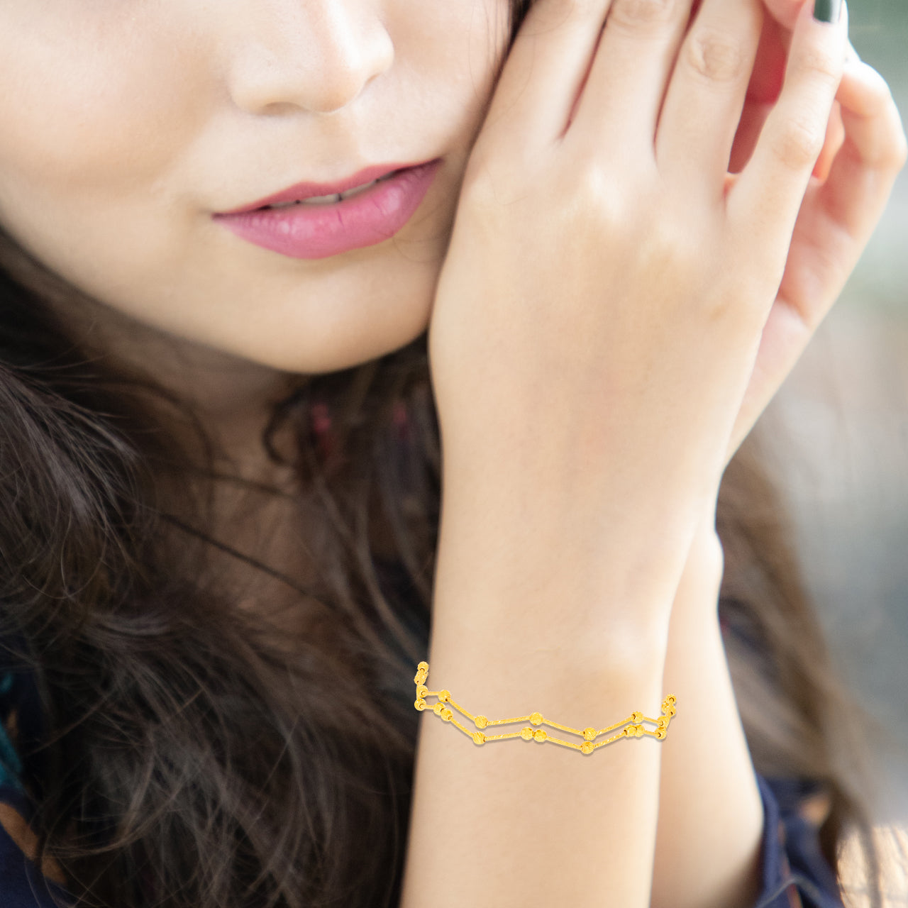Gracile Wavy Gold Bracelet