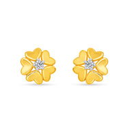 Graceful Petal Design Clover Gold Studs