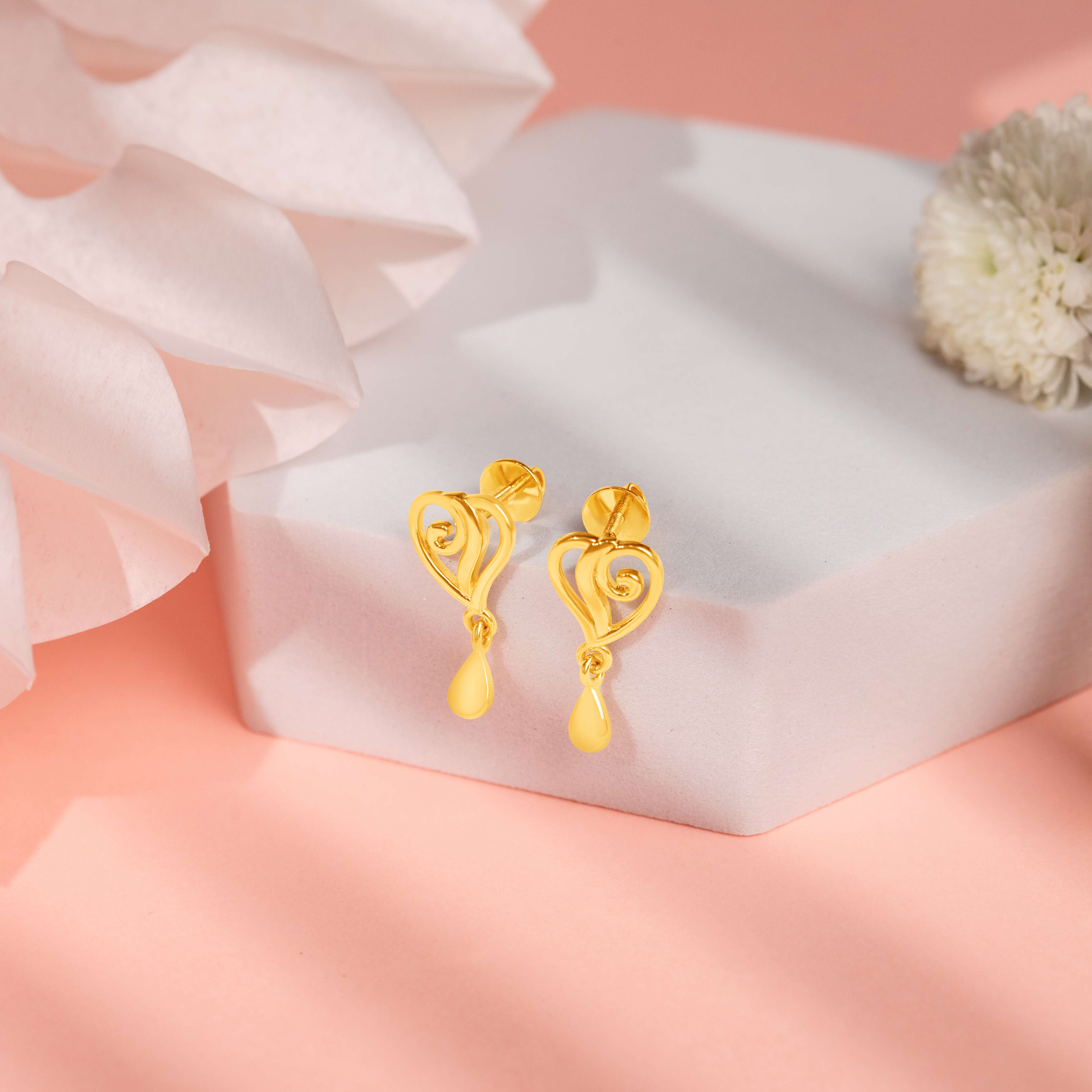 Novel Heart Style Gold Studs 14K